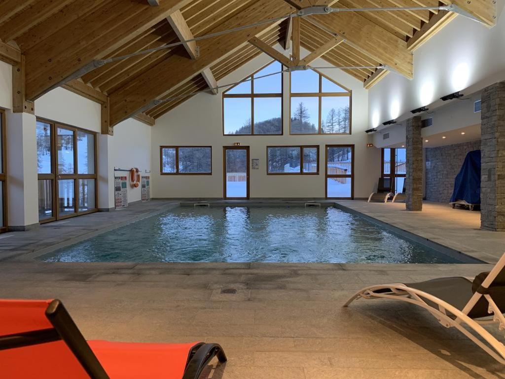 Апартаменты Appt Le Hameau Des Rennes 4 Etoiles Pieds Des Pistes Piscine Interieure Exterieure Вар Экстерьер фото