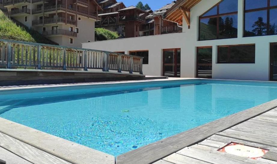 Апартаменты Appt Le Hameau Des Rennes 4 Etoiles Pieds Des Pistes Piscine Interieure Exterieure Вар Экстерьер фото